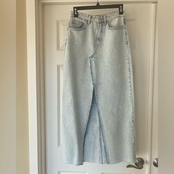 Zara maxi light wash denim skirt - Picture 7 of 13